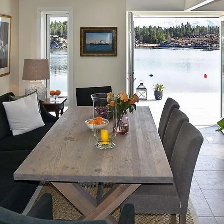 Sleeps 6 Wifi Karvåg