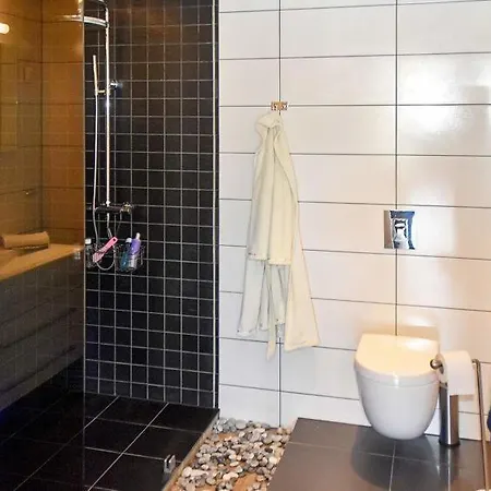 Дом отдыха Sleeps 6 Wifi
