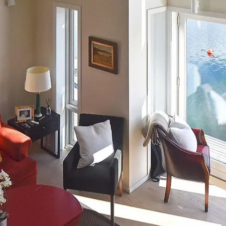 Sleeps 6 Wifi Karvag